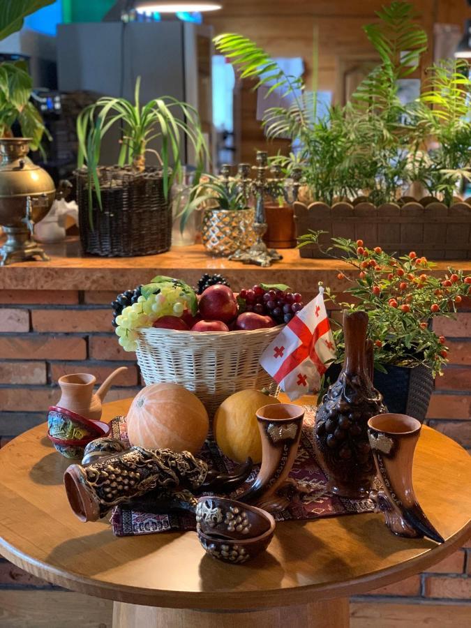 Hotel Tyrol I Restauracja Zycie Gruzji Osielsko Экстерьер фото
