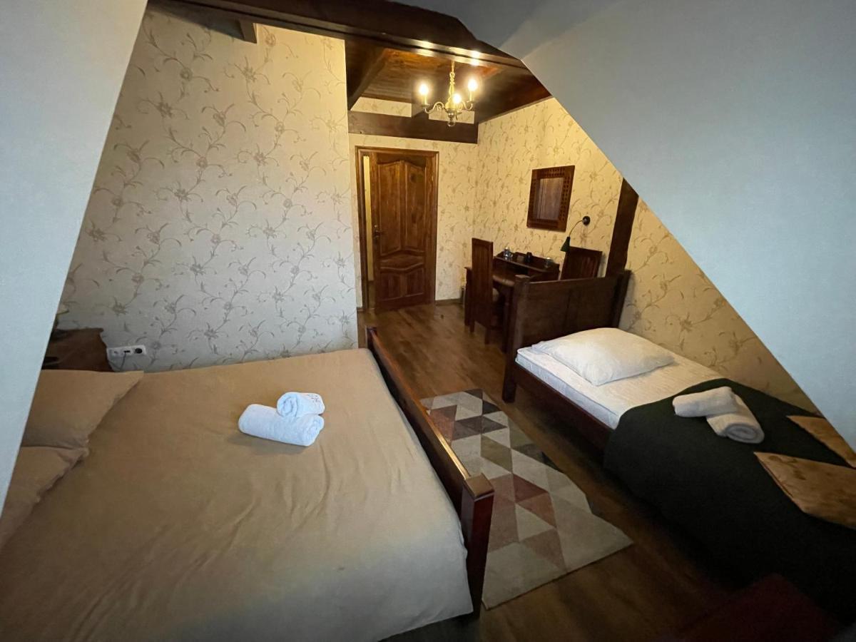 Hotel Tyrol I Restauracja Zycie Gruzji Osielsko Экстерьер фото