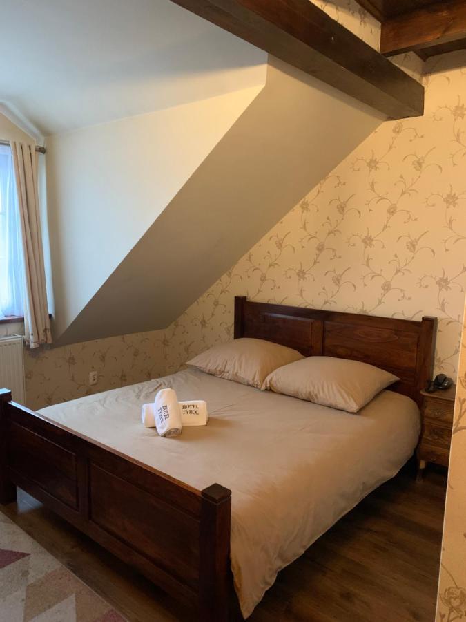 Hotel Tyrol I Restauracja Zycie Gruzji Osielsko Экстерьер фото
