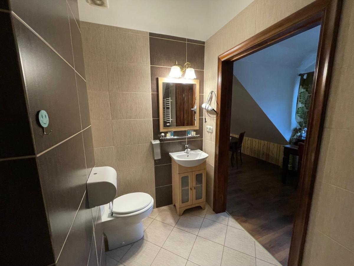 Hotel Tyrol I Restauracja Zycie Gruzji Osielsko Экстерьер фото
