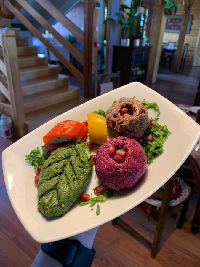 Hotel Tyrol I Restauracja Zycie Gruzji Osielsko Экстерьер фото