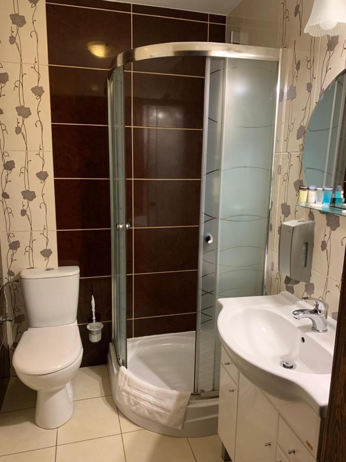 Hotel Tyrol I Restauracja Zycie Gruzji Osielsko Экстерьер фото