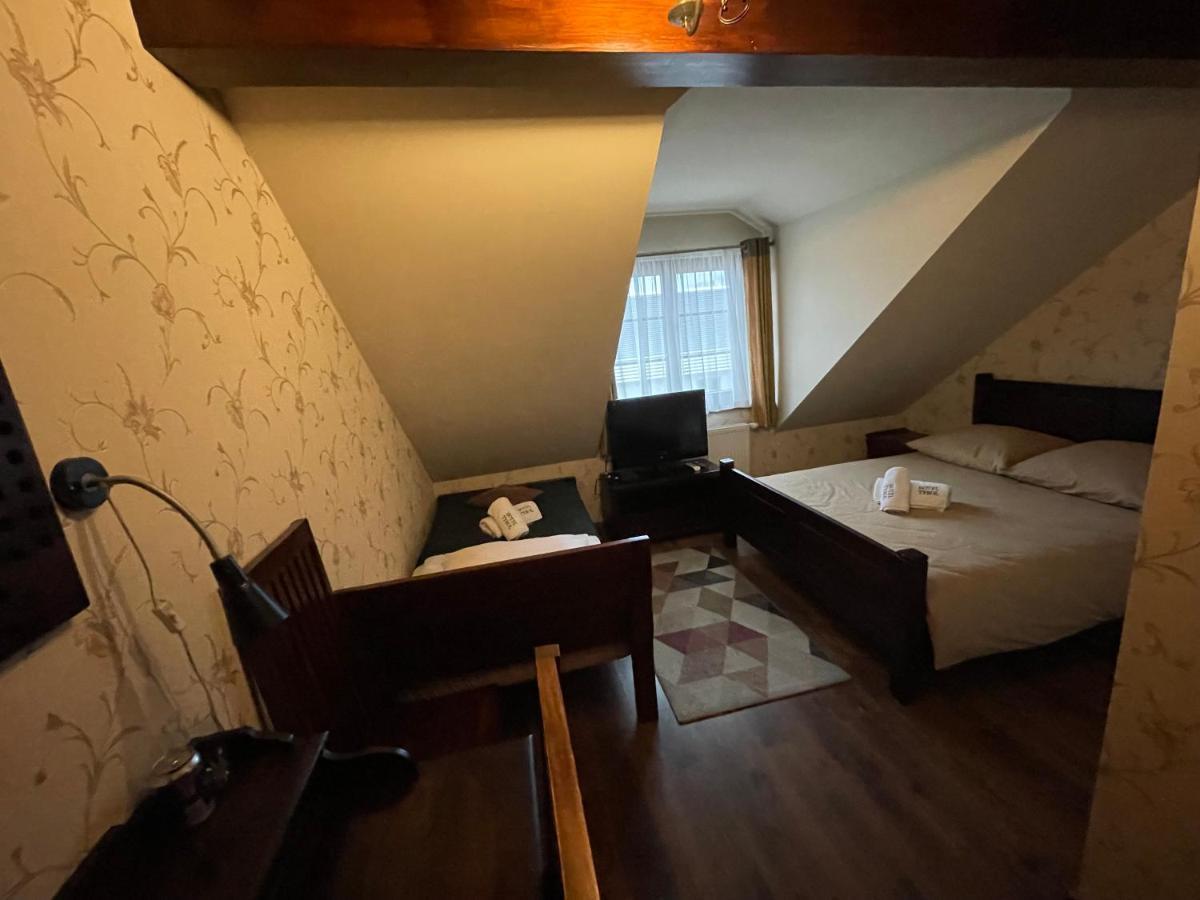 Hotel Tyrol I Restauracja Zycie Gruzji Osielsko Экстерьер фото