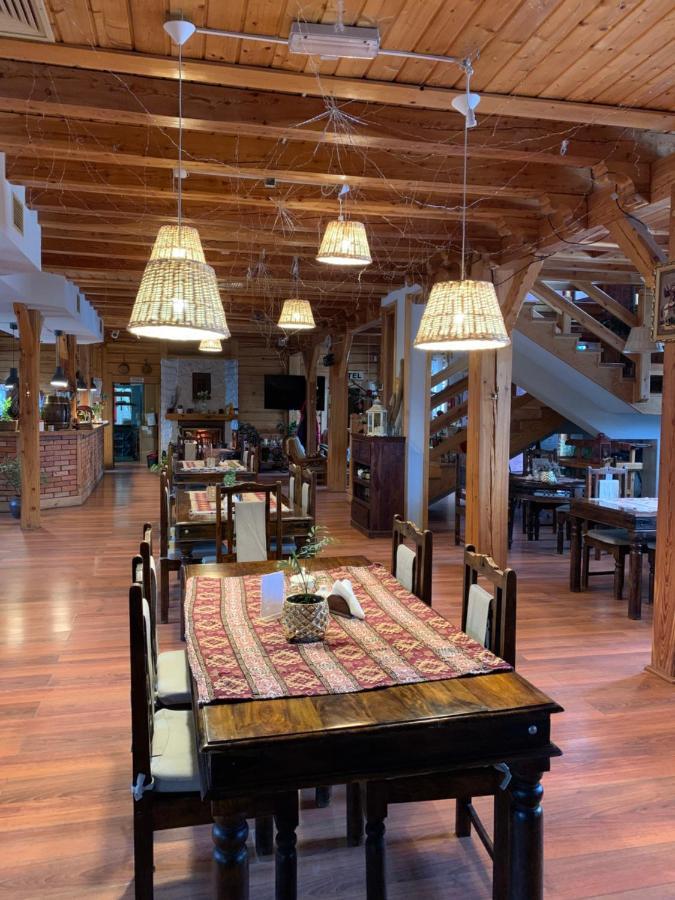 Hotel Tyrol I Restauracja Zycie Gruzji Osielsko Экстерьер фото