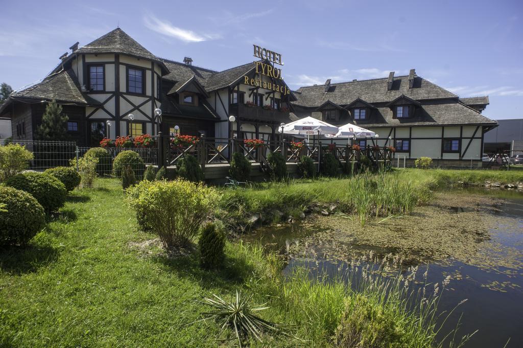 Hotel Tyrol I Restauracja Zycie Gruzji Osielsko Экстерьер фото